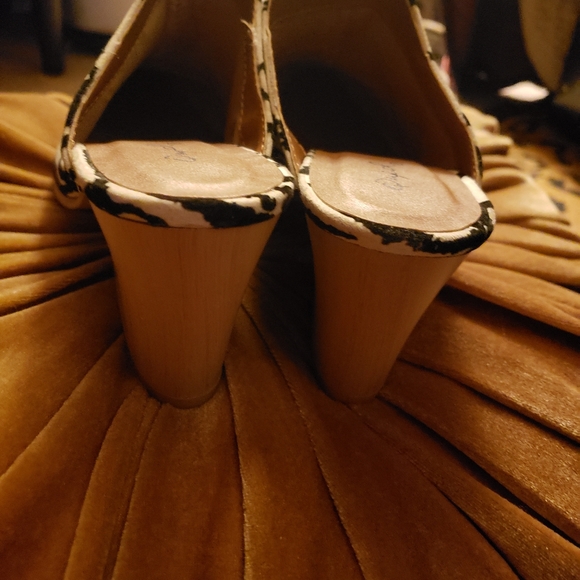 Brand New Cupid Zebra Striped Mules! - Picture 6 of 9